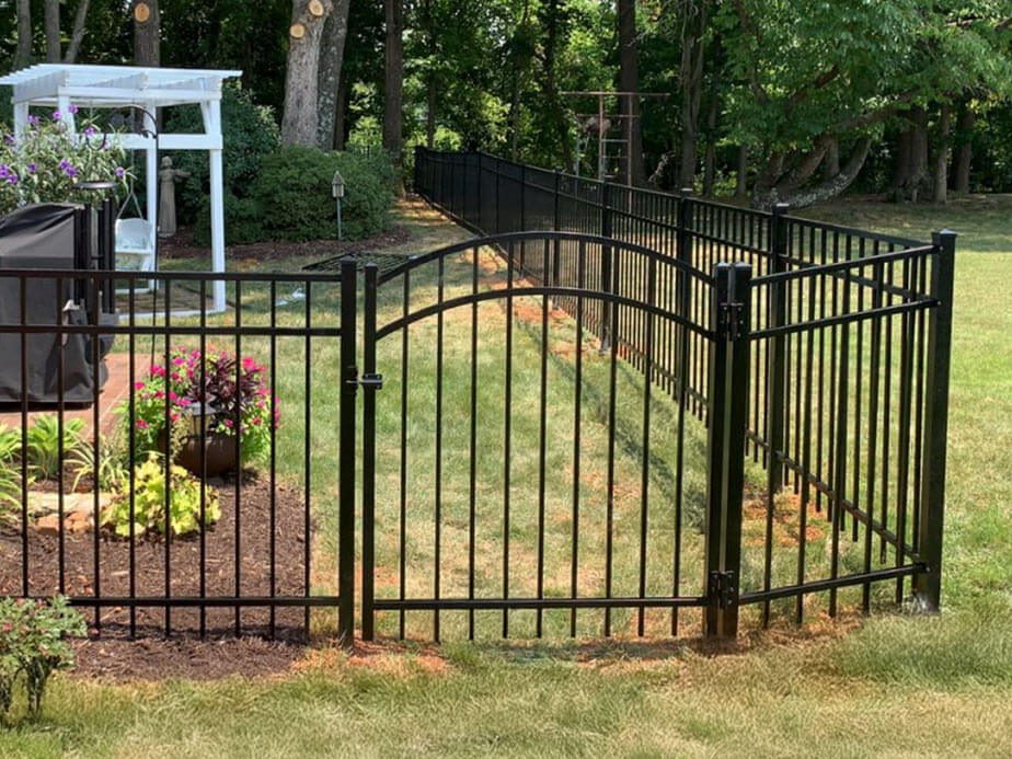 Aluminum Fence Contractor in Danville Virginia