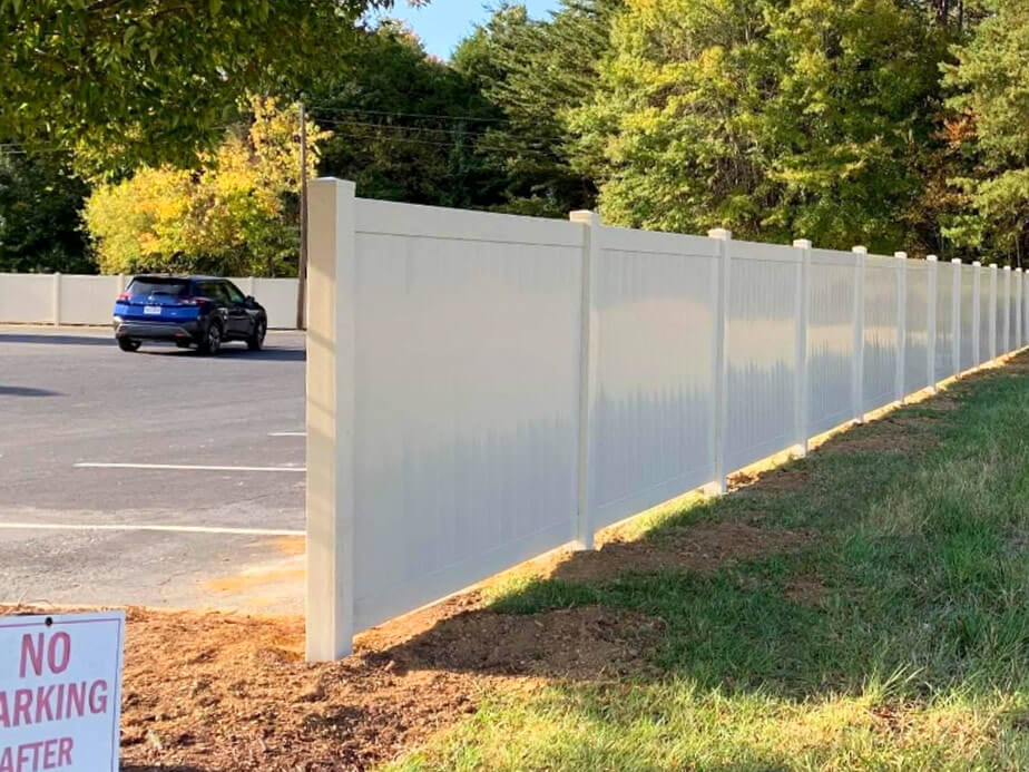 Vinyl fence contractor in Danville Virginia
