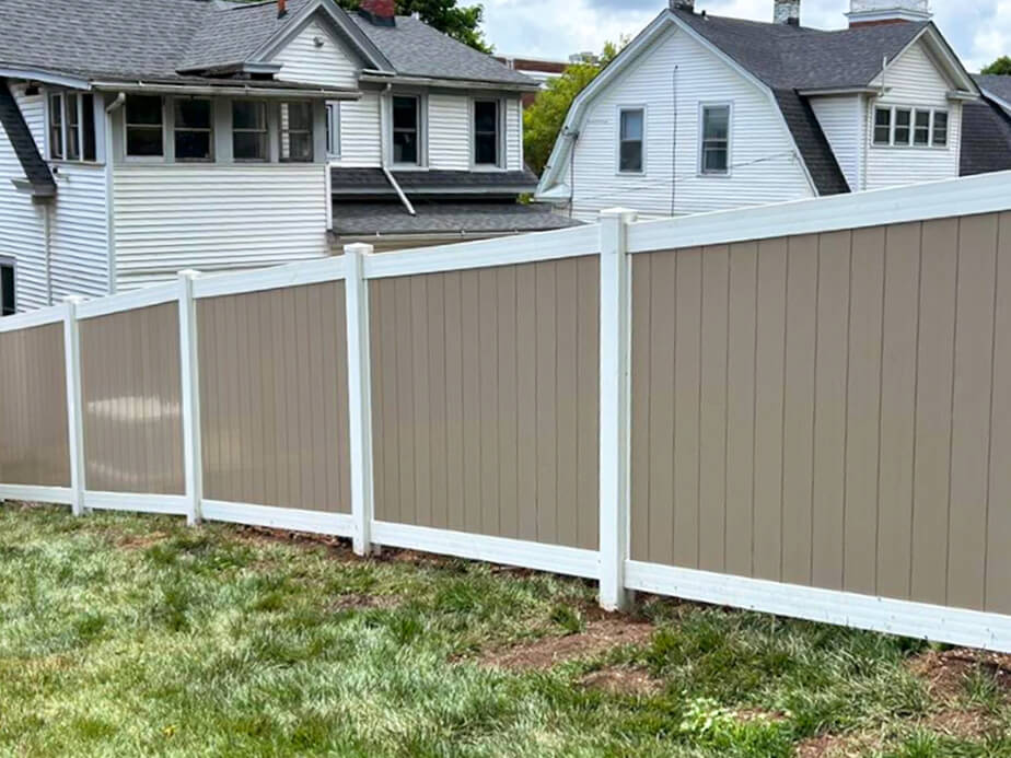 Vinyl fence contractor in Danville Virginia
